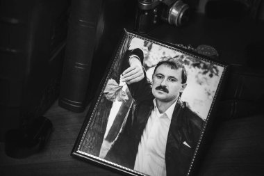 Eski fotoğrafların estetiği, eski fotoğrafların olduğu albümler, eski moda akımları.