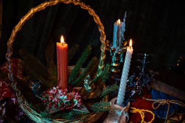 Mistik tatil atmosferi, Xmas estetiği, olumlu kış havası, ev dekorasyonu.