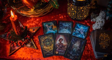 Noel kehaneti kavramı, tarot kartları ve diğer sihirler. Avrupa, Ukrayna. Kiev 31 Aralık: İllüstrasyon Editörü 