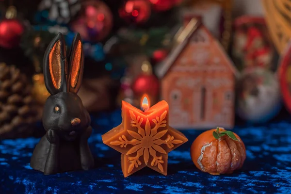 Winterliche Weihnachtsfeiertage Dekoration Von Kerzen Und Anderen Dingen Hause Details — Stockfoto