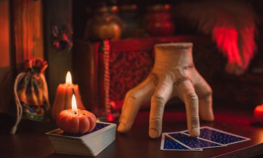 Gothic Family values, composition with a hand 