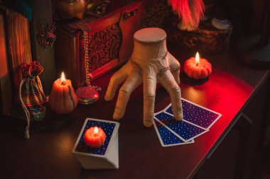 Gothic Family values, composition with a hand 