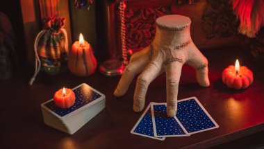 Gothic Family values, composition with a hand 