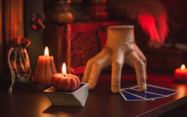 Gothic Family values, composition with a hand 