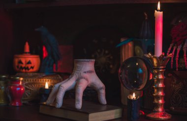 Gothic Family values, composition with a hand 