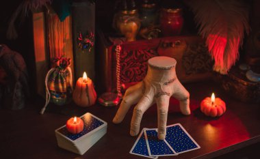 Gothic Family values, composition with a hand 