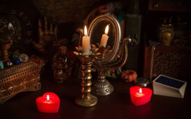 Sevgi çekmek için sihirli ayin, kaderi değiştirmek için çizim kader, okültizm konsepti