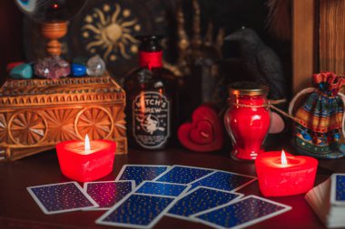 Sevgi çekmek için sihirli ayin, kaderi değiştirmek için çizim kader, okültizm konsepti