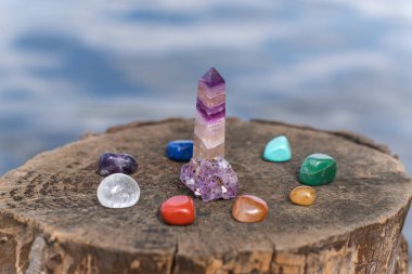 Enerji iyileştirme, ruhsal uygulama, astroloji konsepti. Yeni dünyanın cadı büyüsü, alternatif gerçeklik