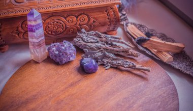 Negatif enerjiyi temizlemek, zihin yoluyla. Ezoteriklik kavramı. Mum ruhsal terapisi