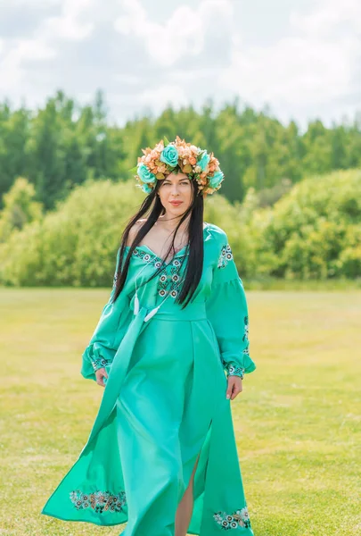 Ukrainische Modische Frau Traditioneller Tracht Konzept Der Tapferen Ukraine Und — Stockfoto