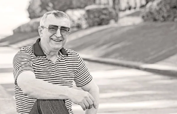 Older European Man Good Mood Outdoor Portrait City Scene Concept — Stock Photo, Image