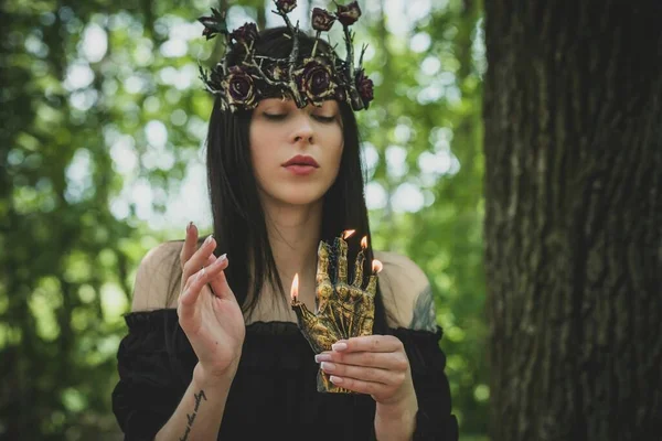 Pohled Čarodějek Gotická Žena Magickými Věcmi Pojem Věštění Předpovědi Osudu — Stock fotografie
