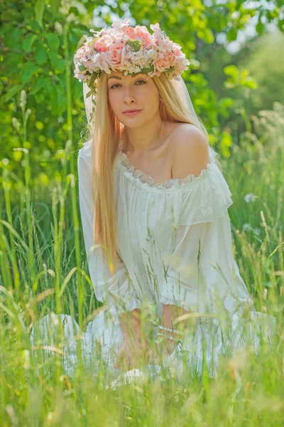 Tender Bride Woman Nature Traditional Real European Lady Long Blond — Stock Photo, Image