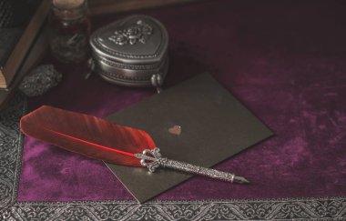 Cadı sunağı tasviri. Kader ve kehanet kavramı. Büyü ve enerji, cadı ve putperest şeyler. Alternatif şifa ilacı 