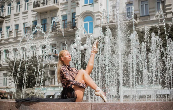 Ung Balettdansare Stan Begreppet Danser Aktivitet Snyggt Blont Hår Europeisk — Stockfoto