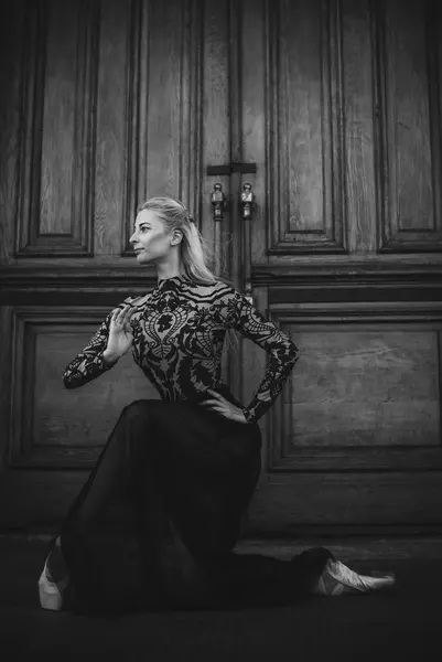 Молодой Артист Балета Городе Концепция Танцев Деятельность Красивая Блондинка Европейская — стоковое фото