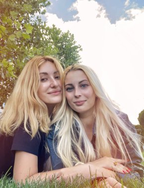 İnsanların gerçek fotoğrafı, bloglar, cep telefonundan fotoğraflar, yaşam tarzı..