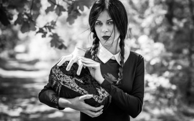 Gotik aile değerleri, çarşamba günü bir 