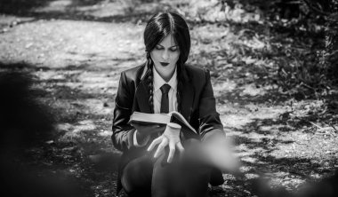 Gotik aile değerleri, çarşamba günü bir 