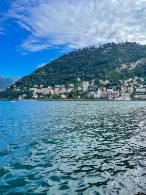 Como manzarası, İtalya 'da tatil kavramı. Yolculuk için yeni yerler. Yolculuk için fikirler. Avrupa, İtalya, Como Gölü, 1 Eylül: İllüstrasyon Editörü