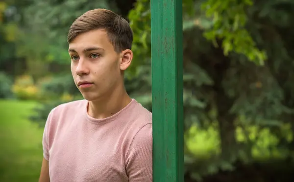 Öğrenci Portresi Genç Insanların Yaşam Tarzı Yakından Bakınca Yakışıklı Bir — Stok fotoğraf