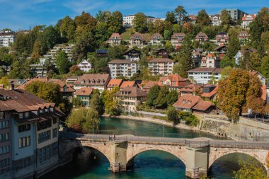 Bern şehri. Güzel şehir manzarası ve seyahatin detayları. İllüstrasyon Editörü 15 Ekim. Bern İsviçre