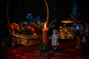  Mistik ayin ya da Noel zamanı için kader kehaneti. Kışın büyüsü. Atmosfer detayları
