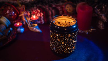  Mistik ayin ya da Noel zamanı için kader kehaneti. Kışın büyüsü. Atmosfer detayları