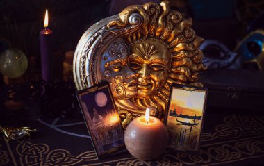Kehanet kavramı, kahin ve tarot kartları ve diğer büyüler hakkında kehanetler. Avrupa, İtalya, Venedik: İllüstrasyon Editörü
