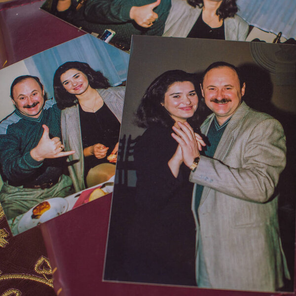 Атмосфера 90-х эстетические, старые фотоальбомы, модный тренд на ретро вибрации