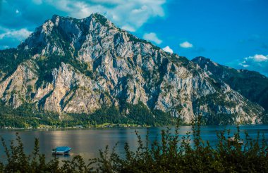Avusturya Alp Dağları 'nın güzel manzarası. Turizm konsepti. İlham gezisi