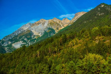 Avusturya Alp Dağları 'nın güzel manzarası. Turizm konsepti. İlham gezisi