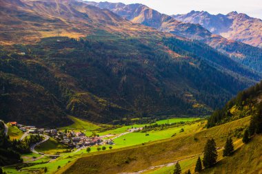 Avusturya Alp Dağları 'nın güzel manzarası. Turizm konsepti. İlham gezisi
