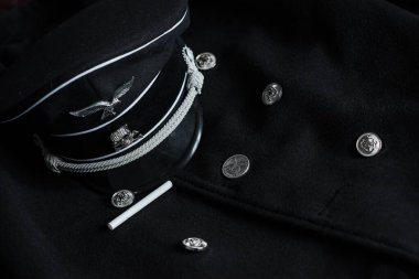 İkinci Dünya Savaşı 'nda Alman subayların eşyaları, canlandırma, Cadılar Bayramı için kostüm, koleksiyon.