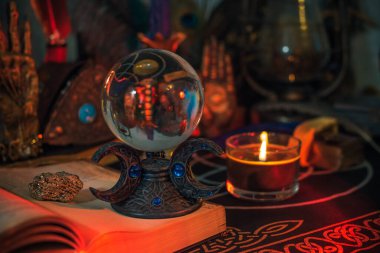 Zihinsel ve paranormal okült bilgi kavramı. Mistik içerik için resim