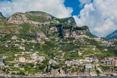 İtalya 'da tatil. Turistik yerler, tatil güneşinin ve manzaranın tadını çıkarmak. İlham Positano, Amalfi Sahili