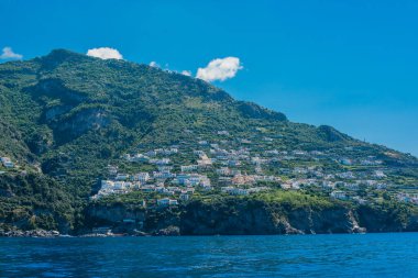İtalya 'da tatil. Turistik yerler, tatil güneşinin ve manzaranın tadını çıkarmak. İlham Positano, Amalfi Sahili