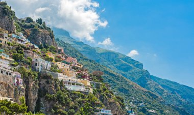 İtalya 'da tatil. Turistik yerler, tatil güneşinin ve manzaranın tadını çıkarmak. İlham Positano, Amalfi Sahili