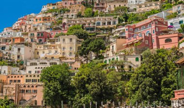 İtalya 'da tatil. Turistik yerler, tatil güneşinin ve manzaranın tadını çıkarmak. İlham Positano, Amalfi Sahili