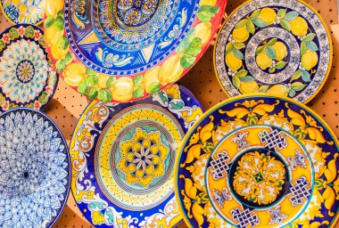 İtalya 'da tatil. Turistik yerler, mağazalar ve seramiklerden hoşlanan. İlham Amalfi Sahili. 1 Haziran, İtalya Positano Illustrative editorial
