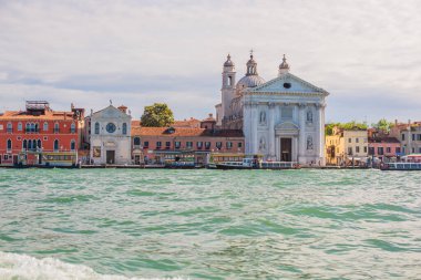 Venedik manzarası, İtalya 'da tatil kavramı. Şehir merkezinin eski bir parçası. Yolculuk için fikirler.