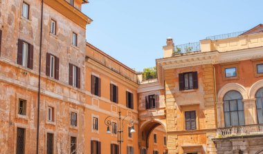 Roma manzarası, İtalya 'da tatil kavramı. Şehir merkezinin eski bir parçası. Yolculuk için fikirler.