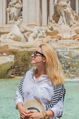Avrupa şehri Roma 'daki turist, medeniyetin beşiği. Tatil kavramı