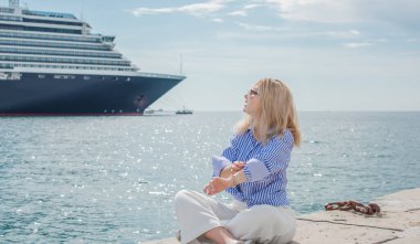 İtalya 'da tatil, Trieste' de kadın. Ziyaret İçin Turist Yerleri