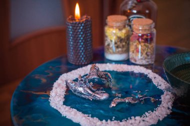 Gizemli içerik için mistik illüstrasyon. Ayrıntıları temizleme ayinini kapat