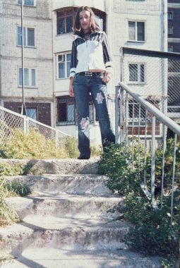 2000 'lerin başında Genç Kız Yaşam Tarzı. Orijinal Vintage Film Görünümü