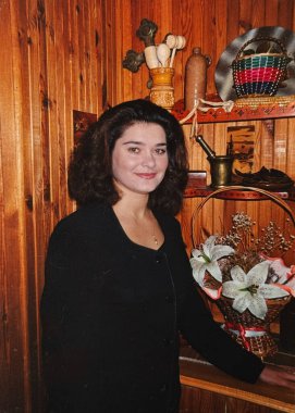 90 'ların klasik Kadın Yaşam Tarzı Portresi. Retro Moda, Nostalji