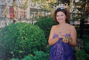 90 'ların klasik Kadın Yaşam Tarzı Portresi. Retro Moda, Nostalji