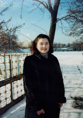 90 'ların klasik Kadın Yaşam Tarzı Portresi. Retro Moda, Nostalji